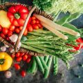 バルコニーで楽しむ葉物野菜：サニーレタスやホウレンソウの育て方